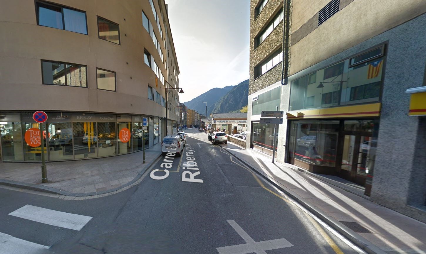 Local comercial de lloguer a Andorra la Vella, 50 metres