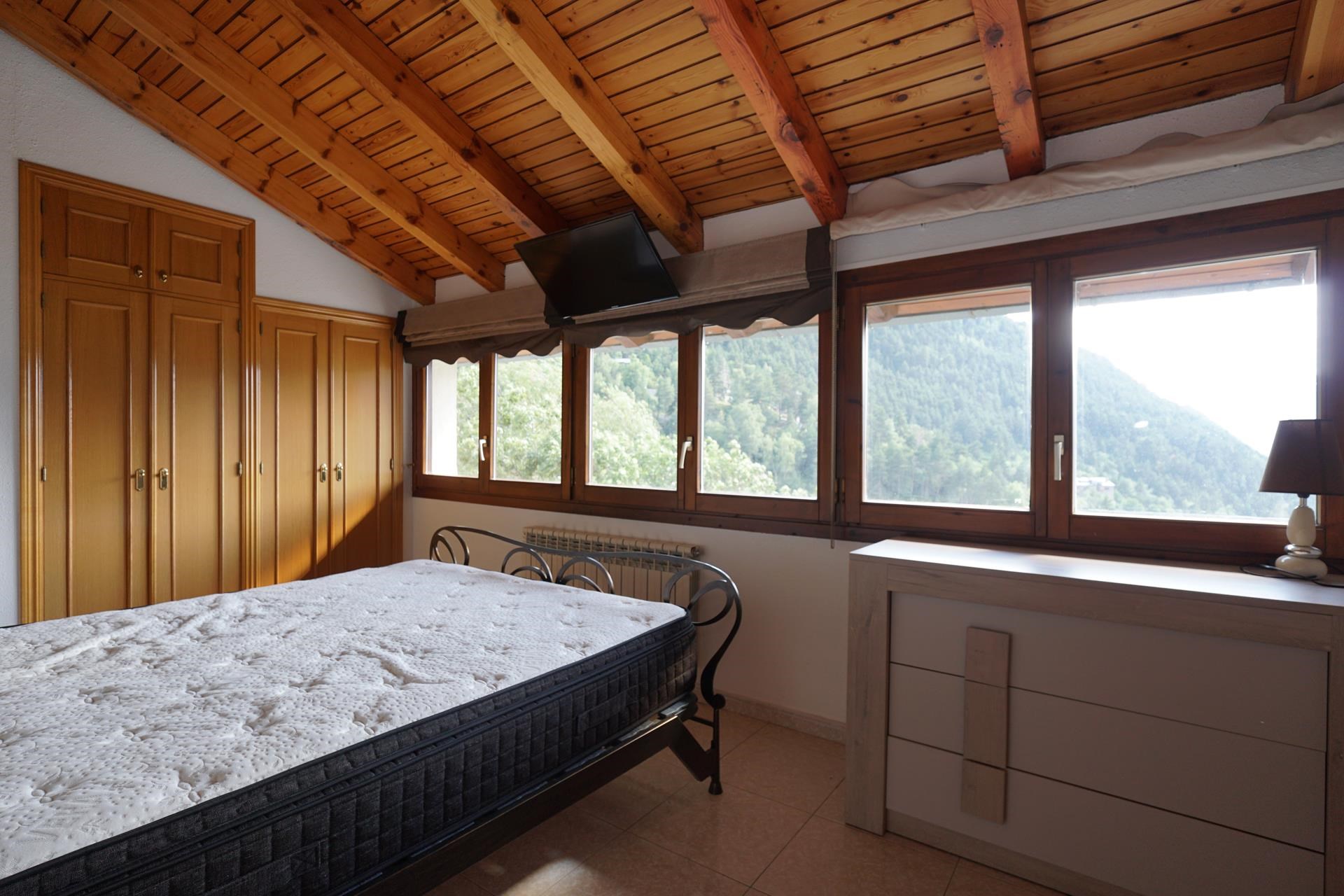 Chalet de alquiler en Encamp, 4 habitaciones, 300 metros