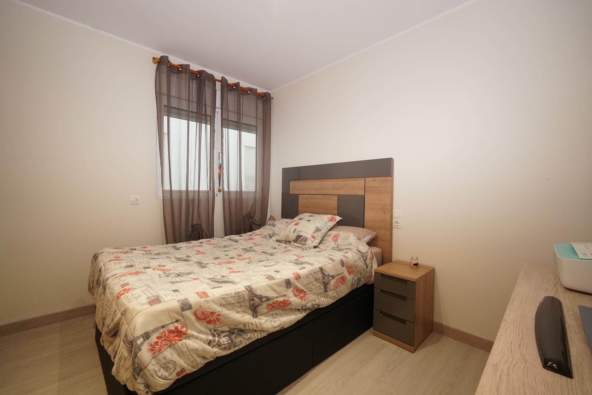 Piso en venta en Santa Coloma, 2 habitaciones, 74 metros