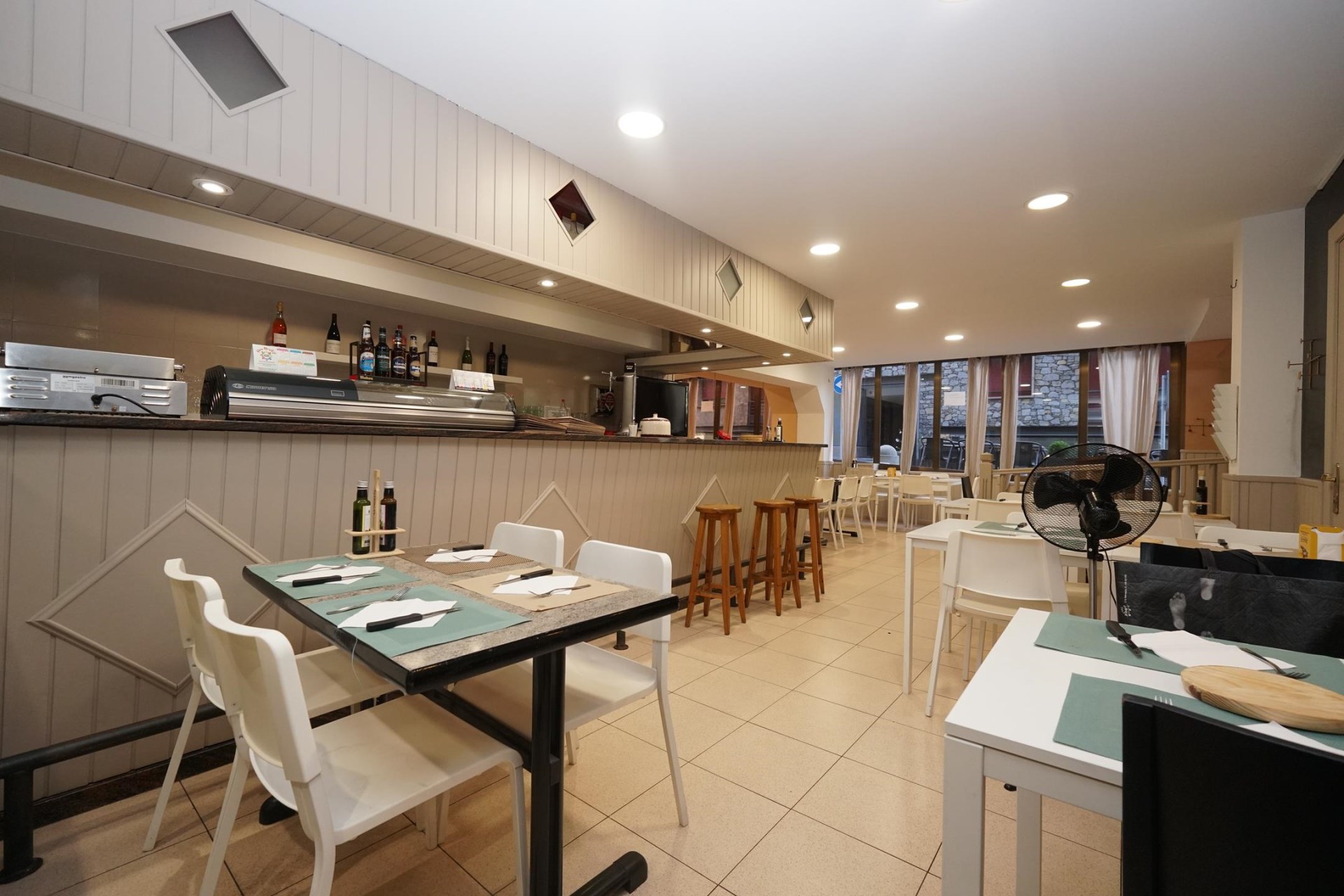 Local comercial de alquiler en Sant Julià de Lòria, 96 metros