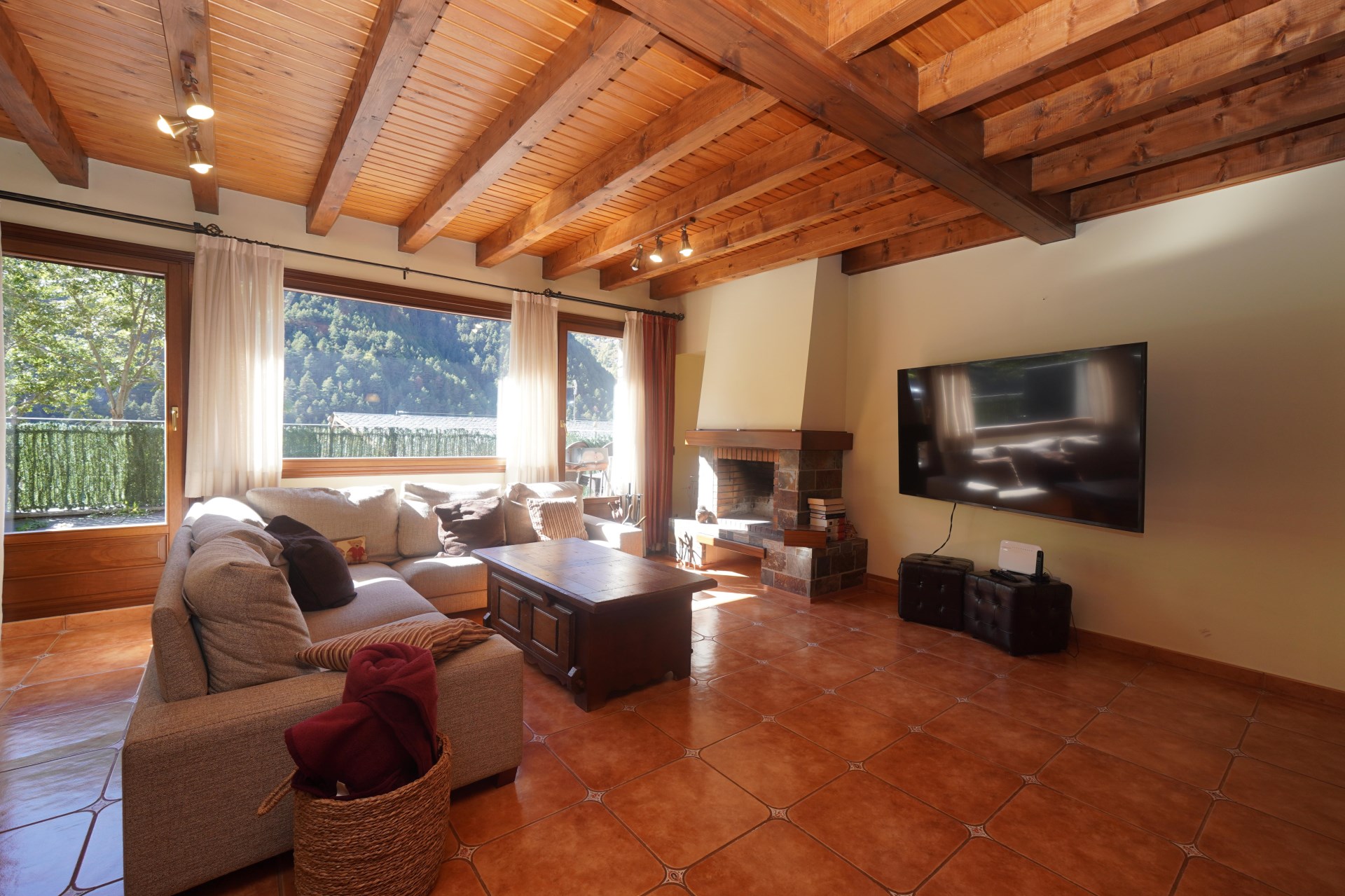 Chalet en venta en Arinsal, 3 habitaciones, 250 metros