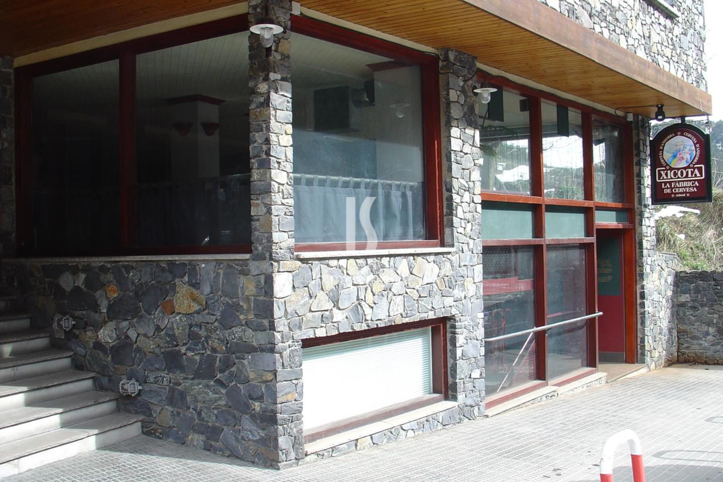 Local comercial en venda a Arinsal, 163 metres