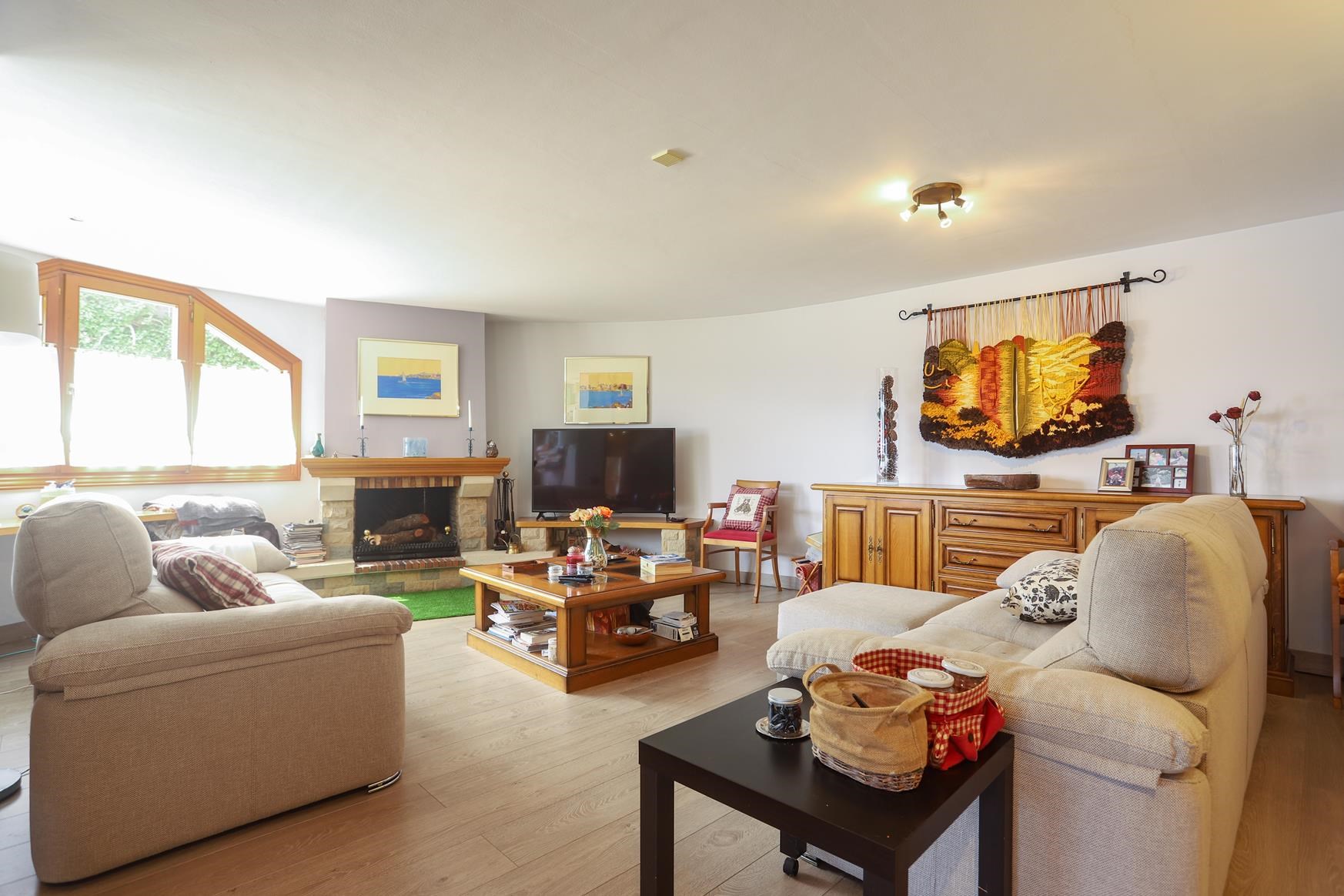 Chalet en venta en Escaldes Engordany, 7 habitaciones, 600 metros