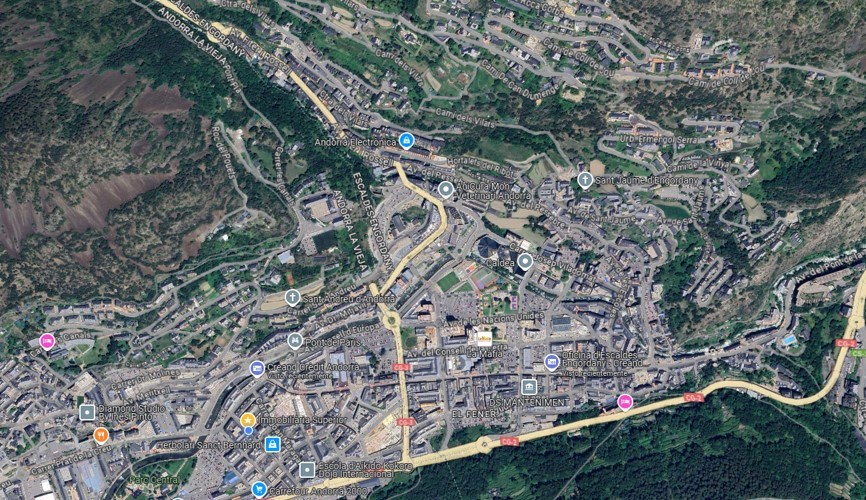 Local comercial en venta en Escaldes Engordany, 398 metros